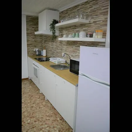 1 Bedroom With Gallery Balcony Free Netflix, Air Conditioning Apartment *