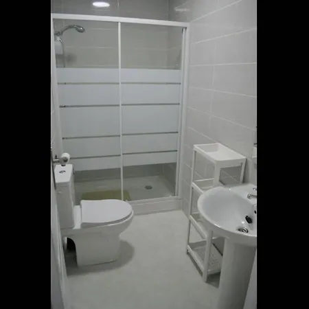 1 Bedroom With Gallery Balcony Free Netflix, Air Conditioning *