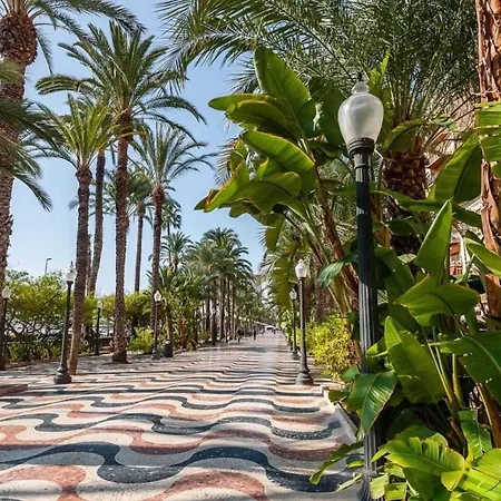 1 Bedroom With Gallery Balcony Free Netflix, Air Conditioning Apartment