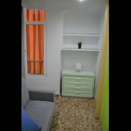 Apartment 1 Bedroom With Gallery Balcony Free Netflix, Air Conditioning